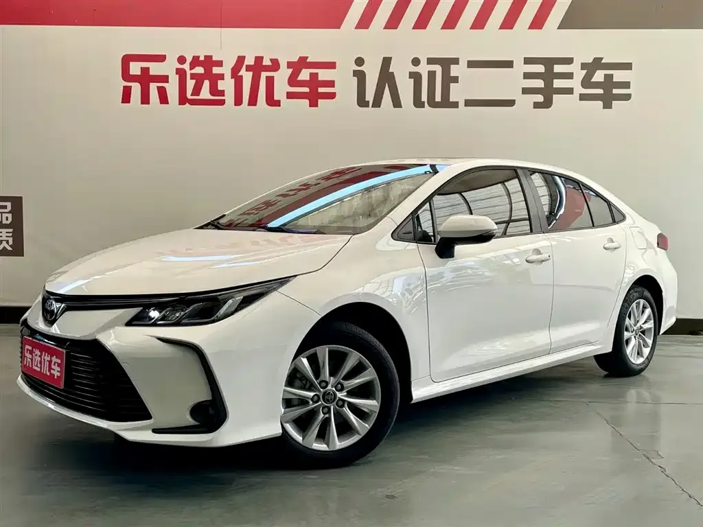 Toyota Corolla — фото 1
