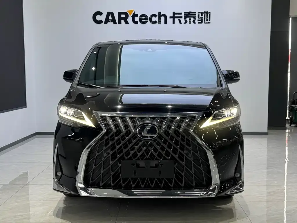 Lexus LM — фото 2