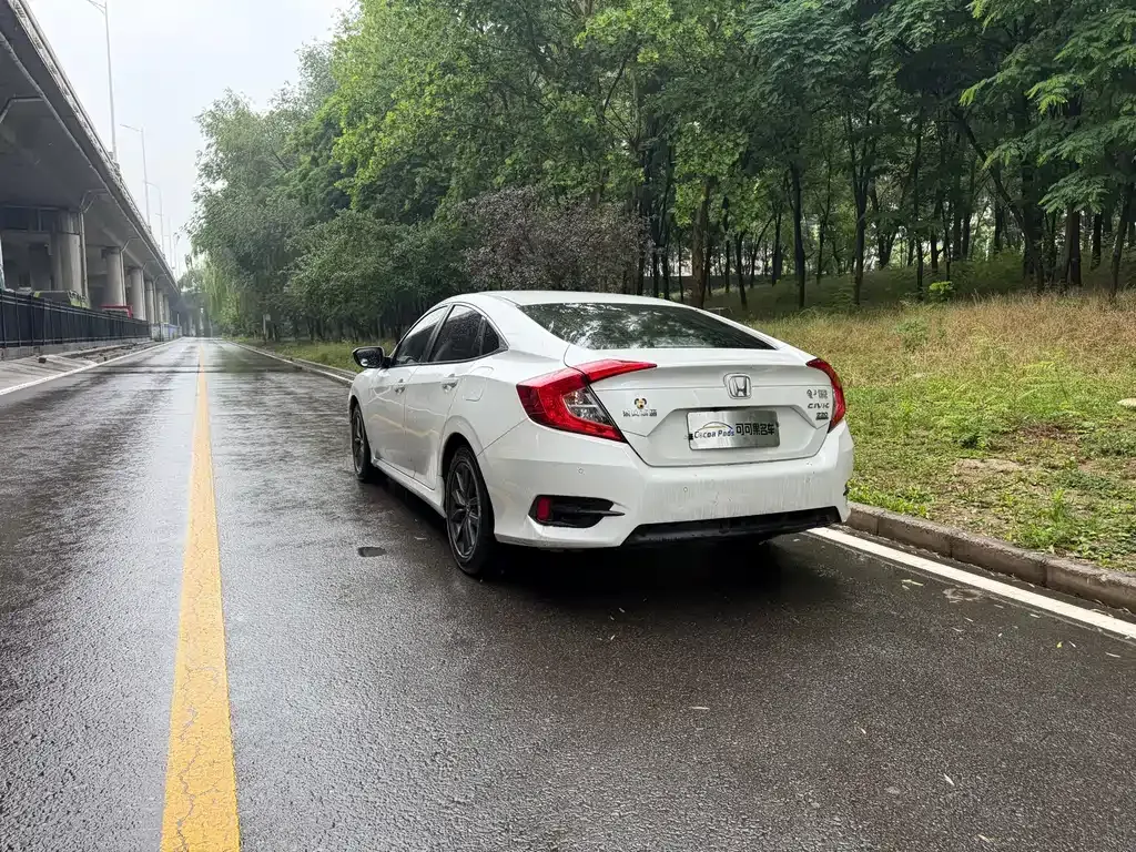 Honda Civic — фото 9