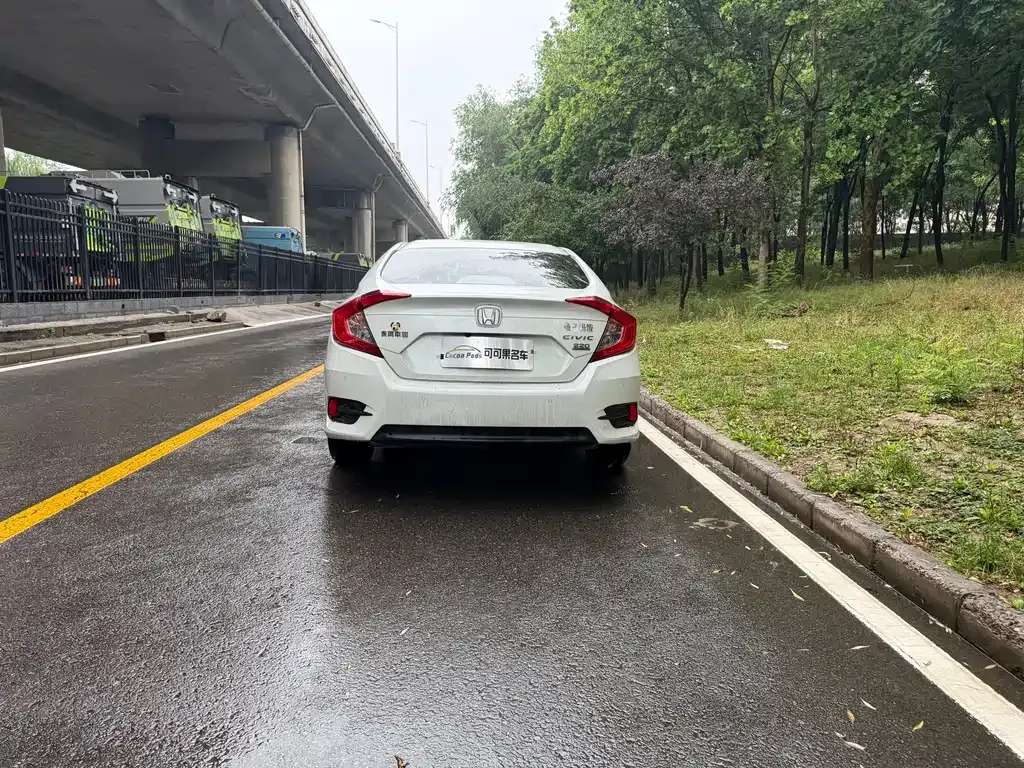 Honda Civic — фото 8