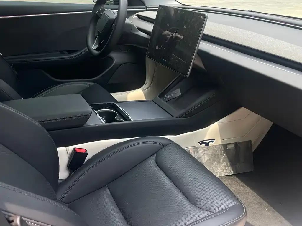 Tesla Model 3 — фото 4