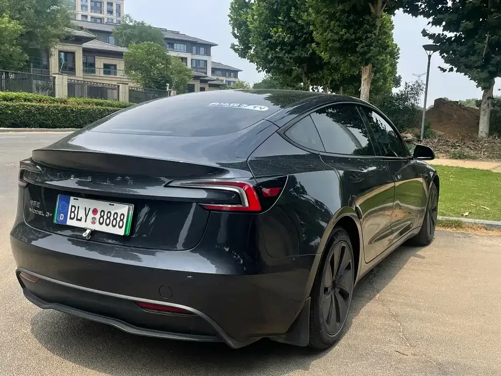 Tesla Model 3 — фото 7