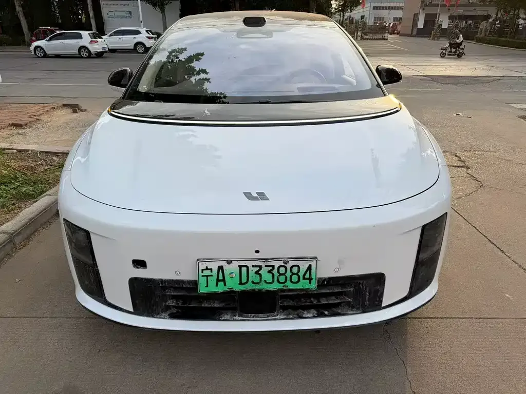 Li Auto i8
