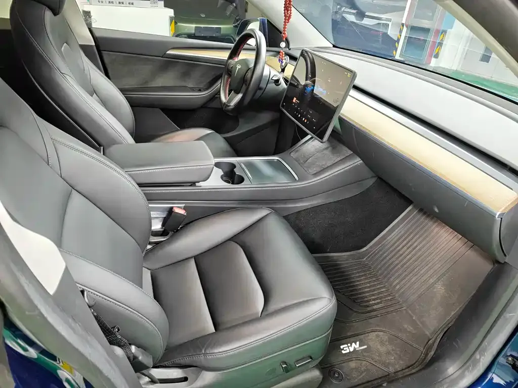 Tesla Model Y — фото 2