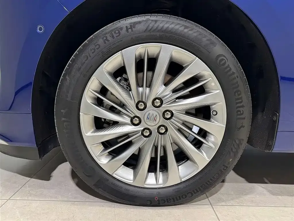 Buick Century 2023 из CN, фото 3