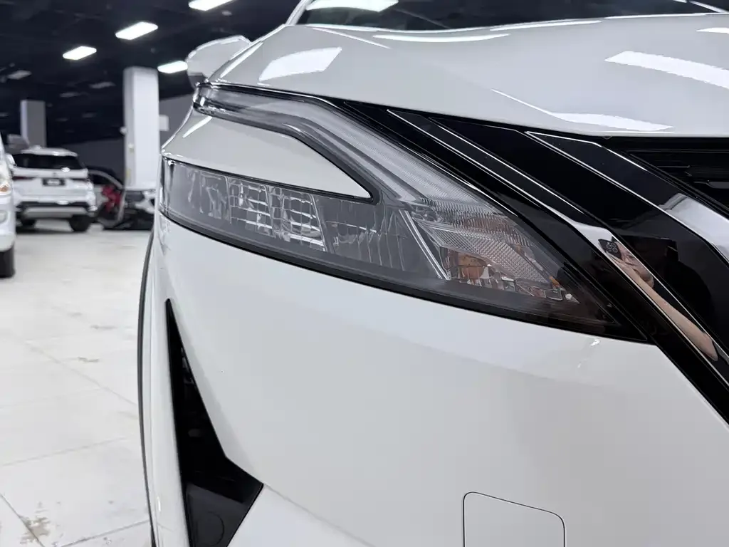 Nissan Qashqai — фото 10