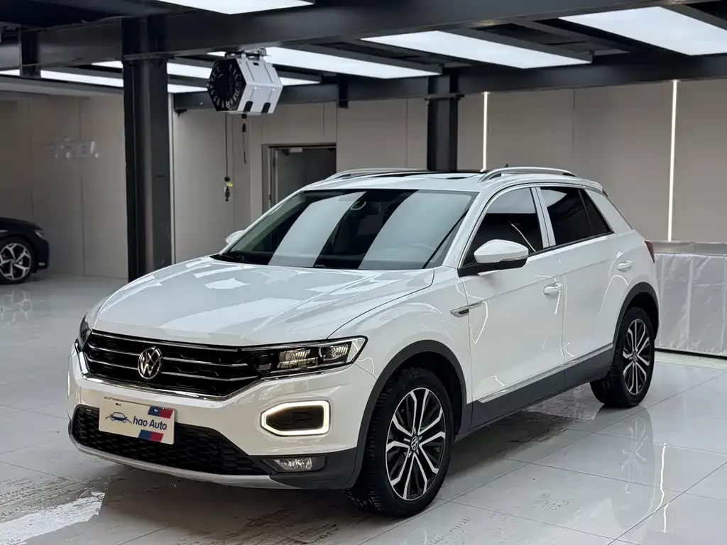 Volkswagen T-Roc — фото 1