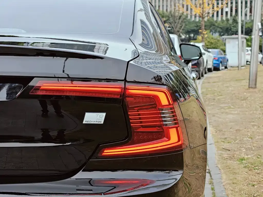 Volvo S90 PHEV 2023 из CN, фото 3