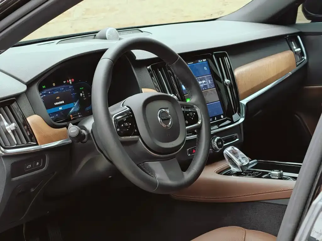 Volvo S90 PHEV 2023 из CN, фото 6