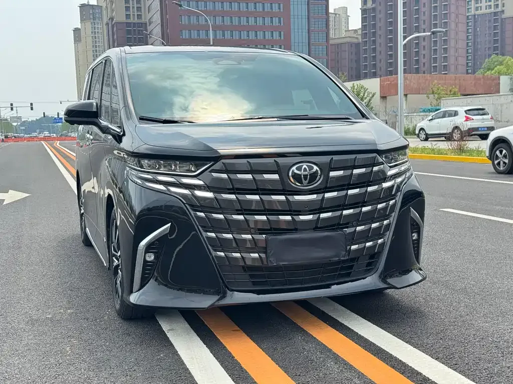 Toyota Alphard — фото 7