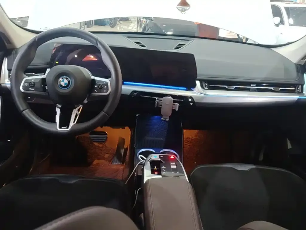 BMW iX1 2025 из CN, фото 7