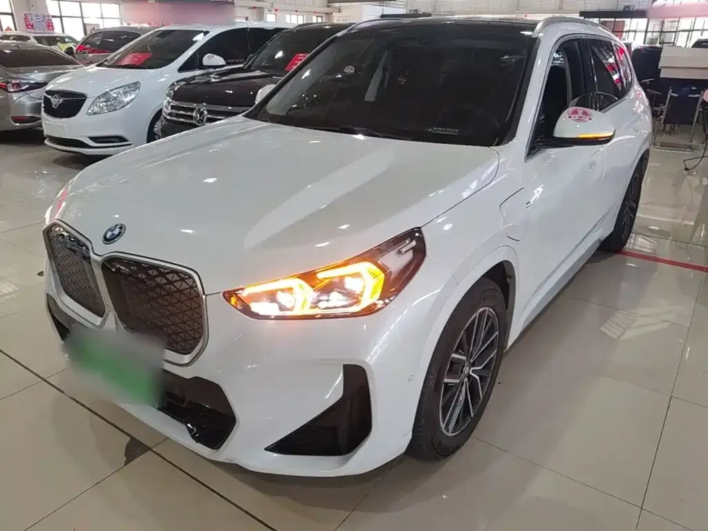 BMW iX1 2025 из CN, фото 6