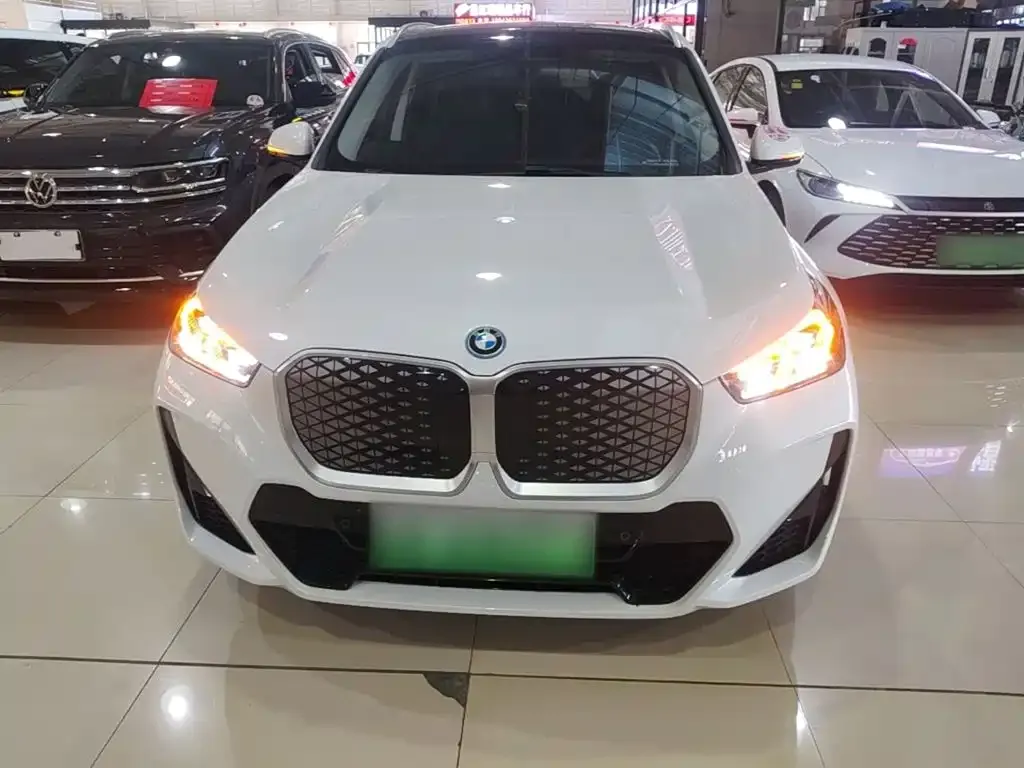 BMW iX1 2025 из CN, фото 3