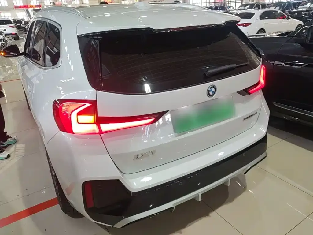 BMW iX1 2025 из CN, фото 5