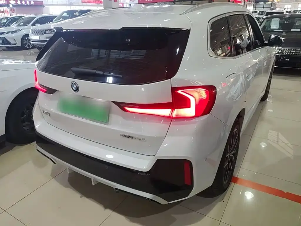 BMW iX1 2025 из CN, фото 10