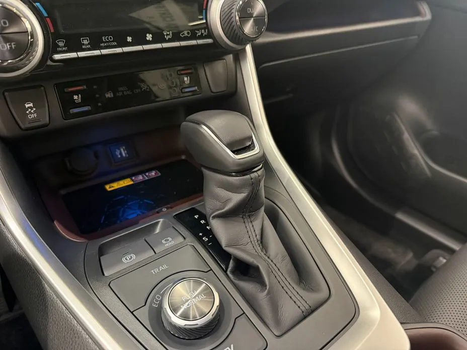 Toyota RAV4 2025 из KR, фото 6