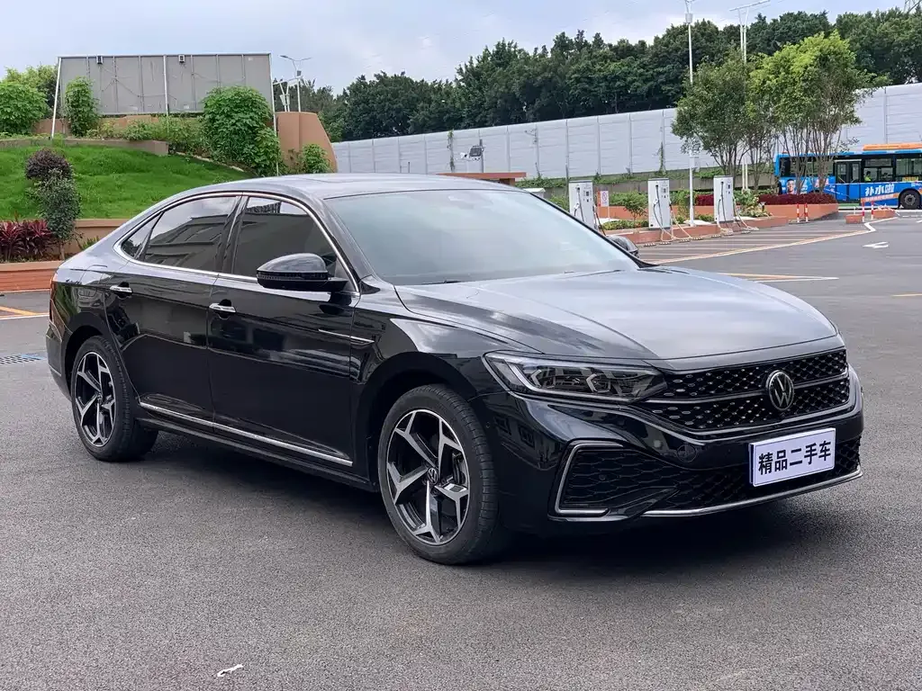 Volkswagen Passat — фото 4