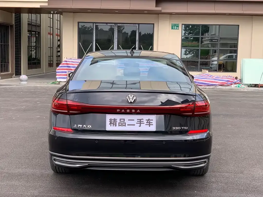 Volkswagen Passat — фото 10