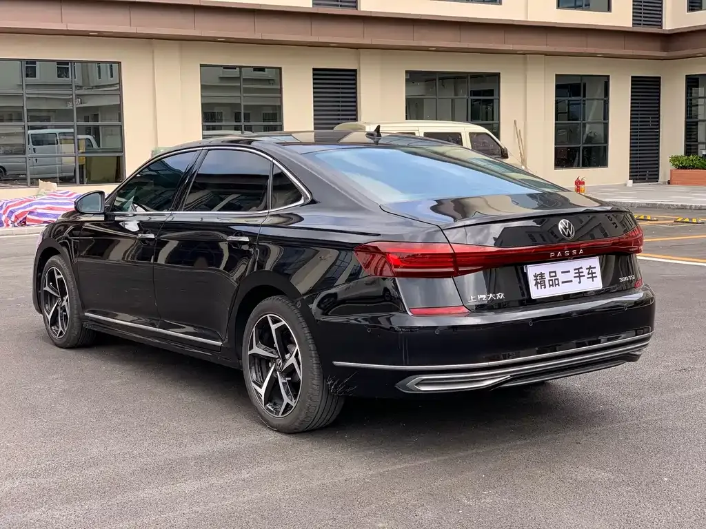 Volkswagen Passat — фото 8