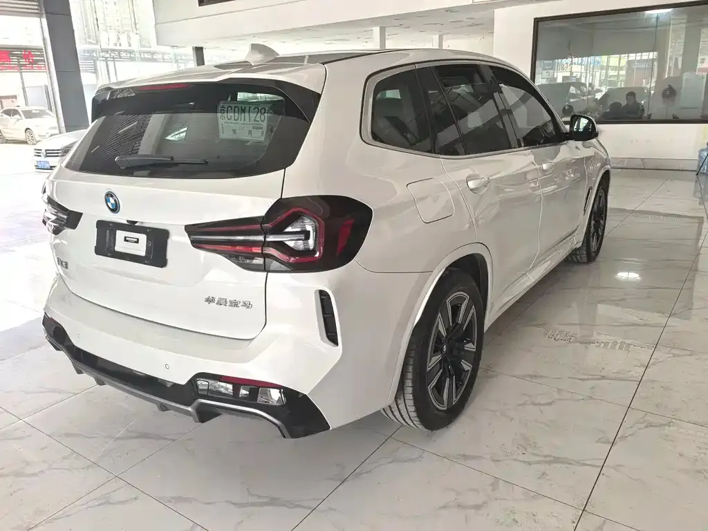 BMW iX3 2023 из CN, фото 2