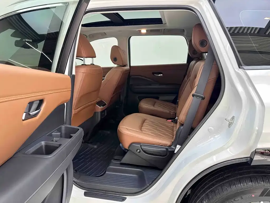Nissan Teramont 2024 из CN, фото 8