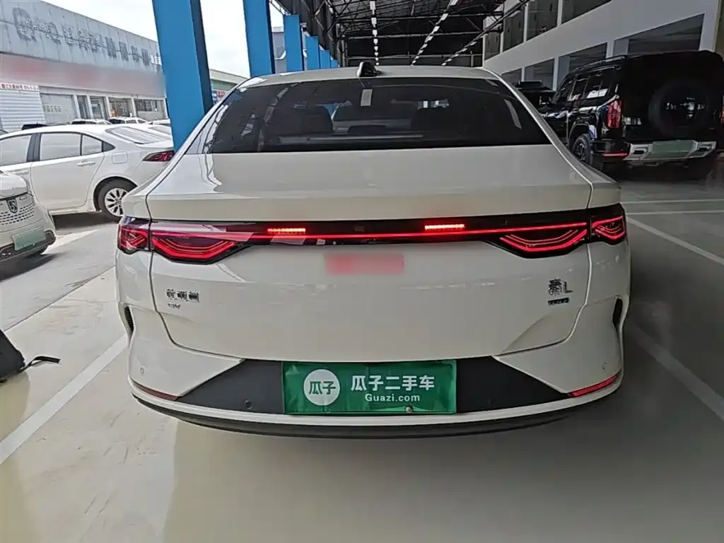 BYD Qin L — фото 2