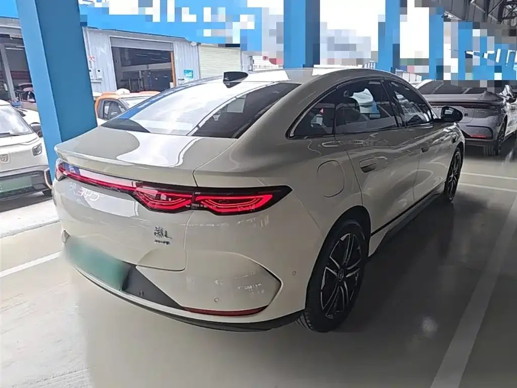 BYD Qin L — фото 4