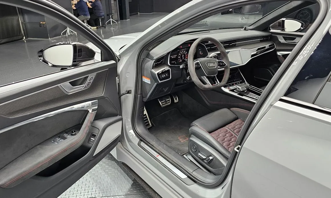 Audi RS6 2025 из KR, фото 6