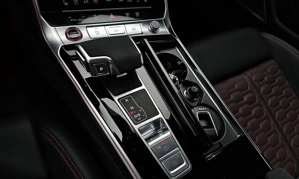 Audi RS6 2025 из KR, фото 4