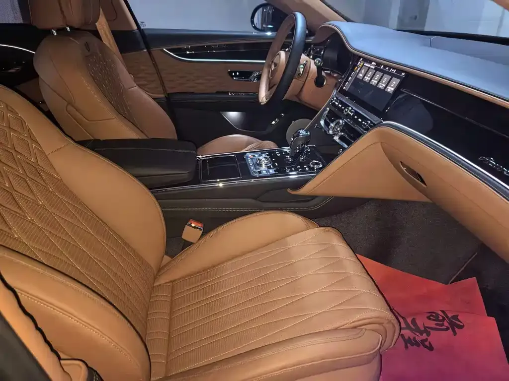 Bentley Flying Spur — фото 7