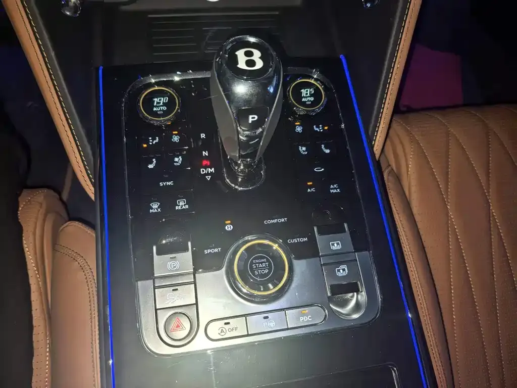 Bentley Flying Spur — фото 6