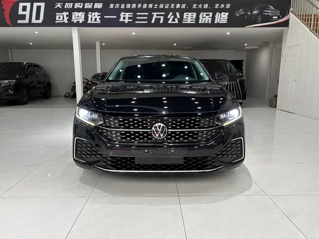Volkswagen Passat — фото 1