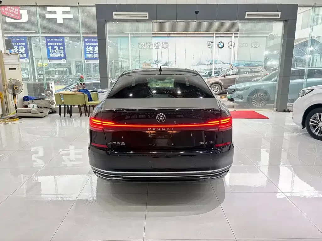 Volkswagen Passat — фото 6