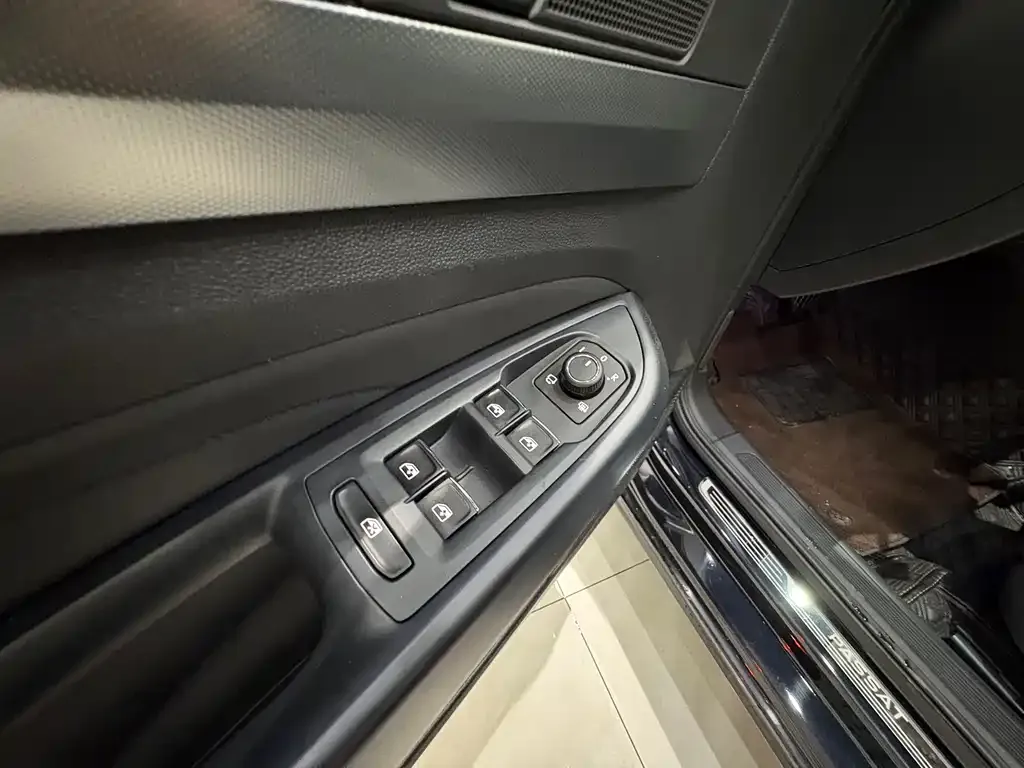 Volkswagen Passat — фото 3