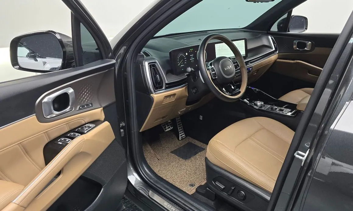 Kia Sorento — фото 7
