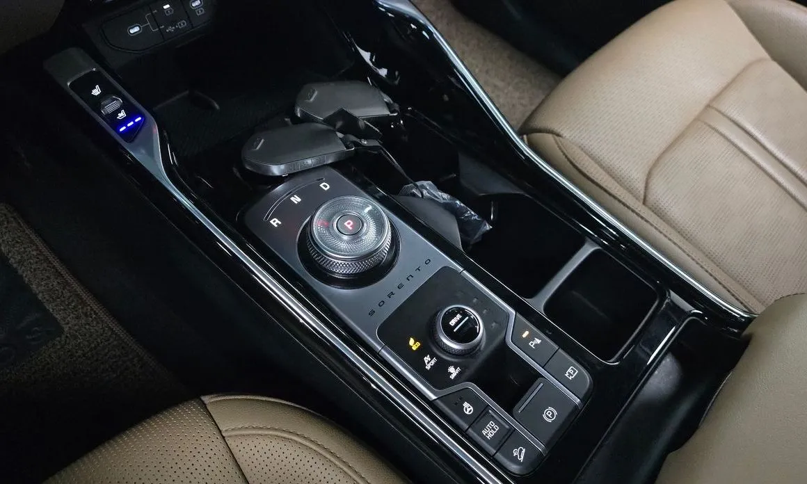 Kia Sorento — фото 9