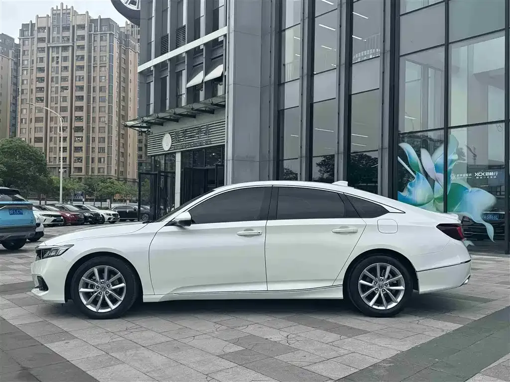 Honda Accord — фото 4