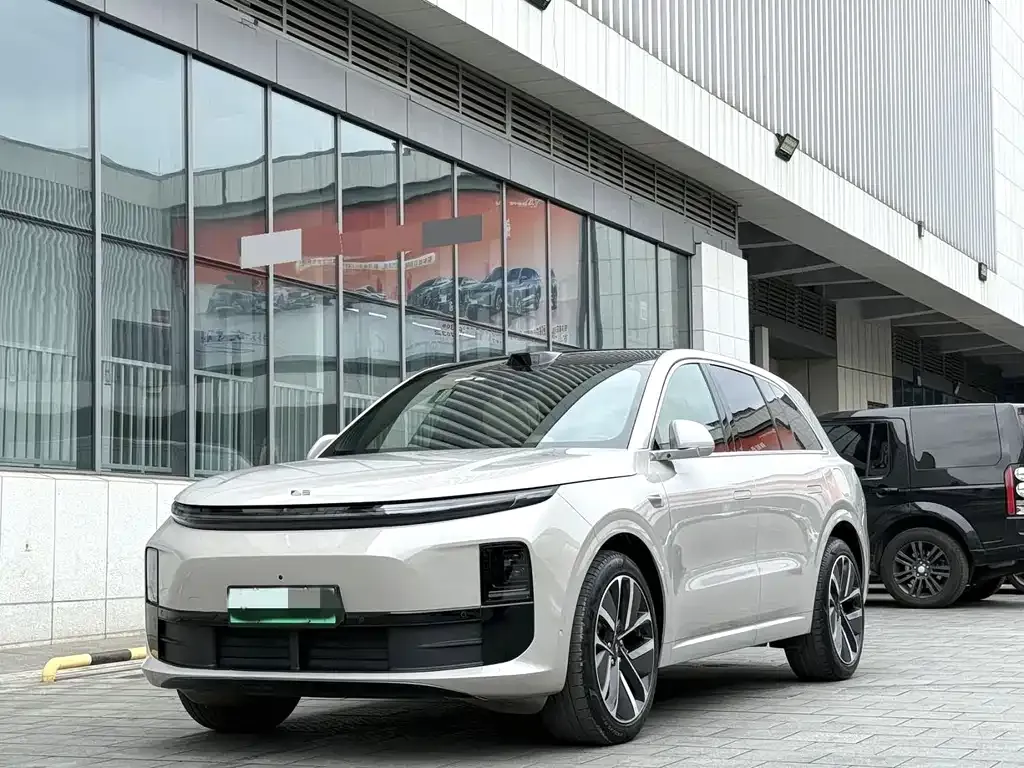 Li Auto L6