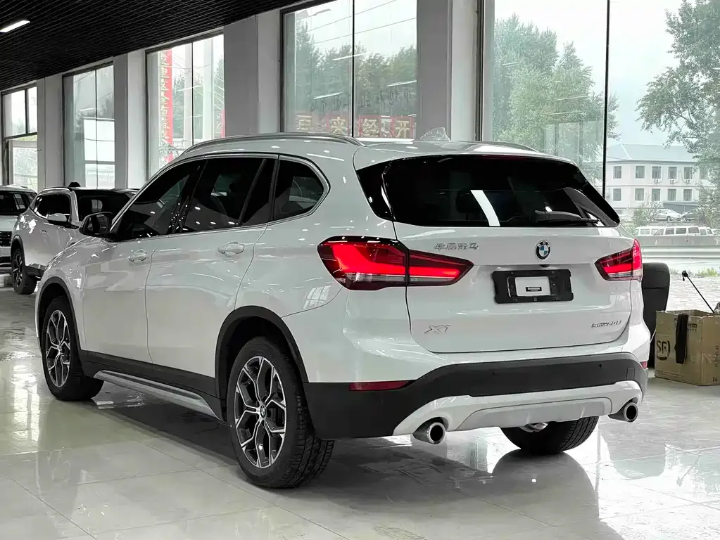 BMW X1 — фото 5