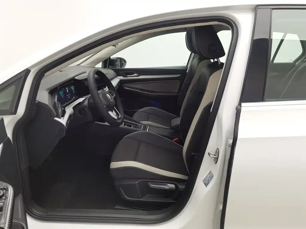 Volkswagen Golf 2021 из CN, фото 3