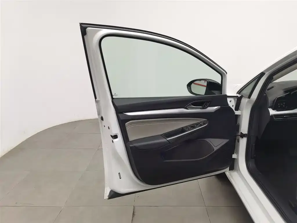 Volkswagen Golf 2021 из CN, фото 9