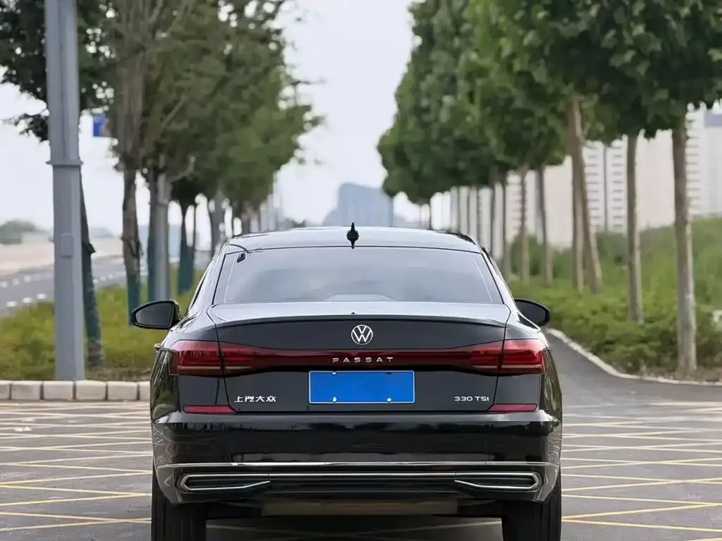 Volkswagen Passat — фото 2