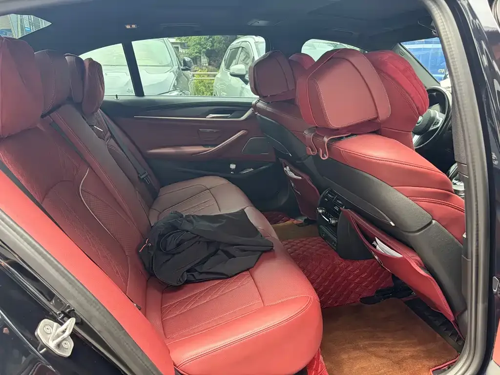 BMW 5 Series 2022 из CN, фото 2