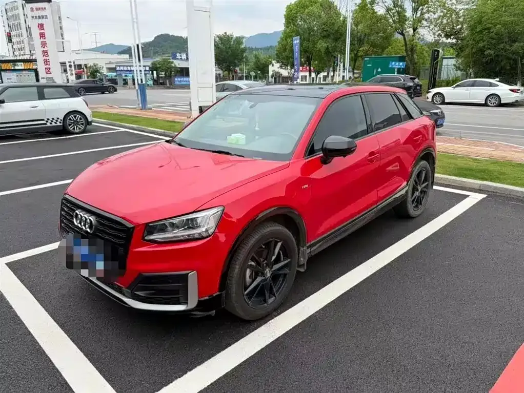Audi Q2L