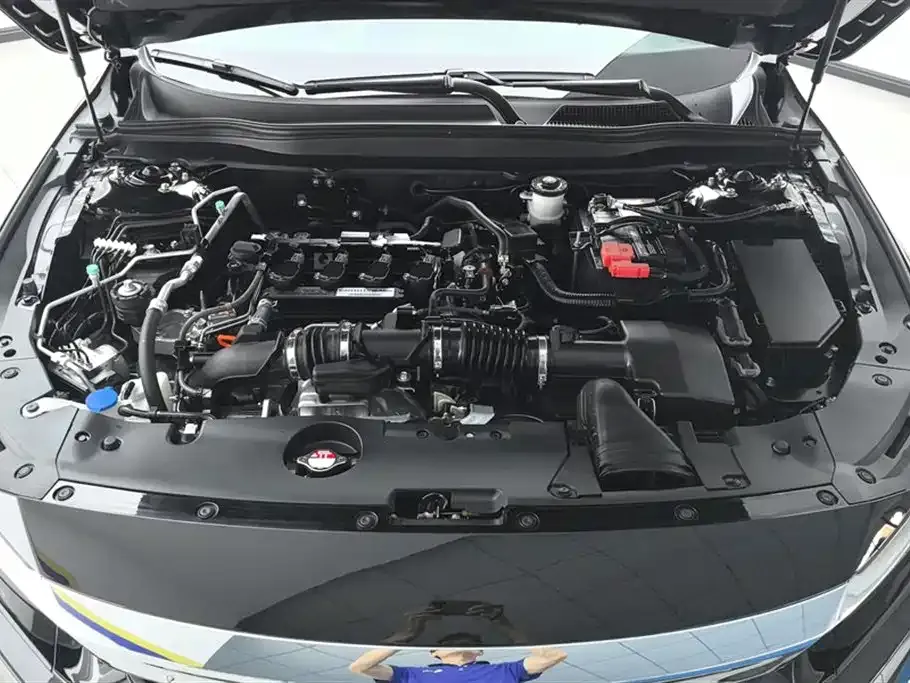 Honda Accord — фото 10