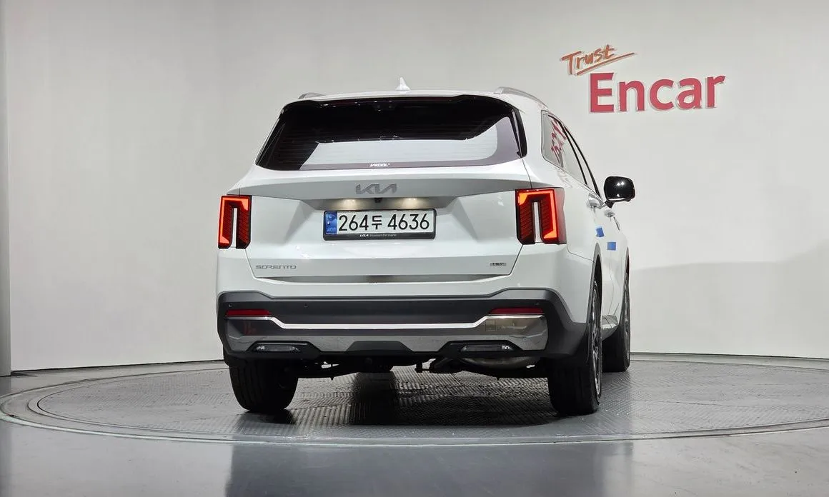 Kia Sorento — фото 6