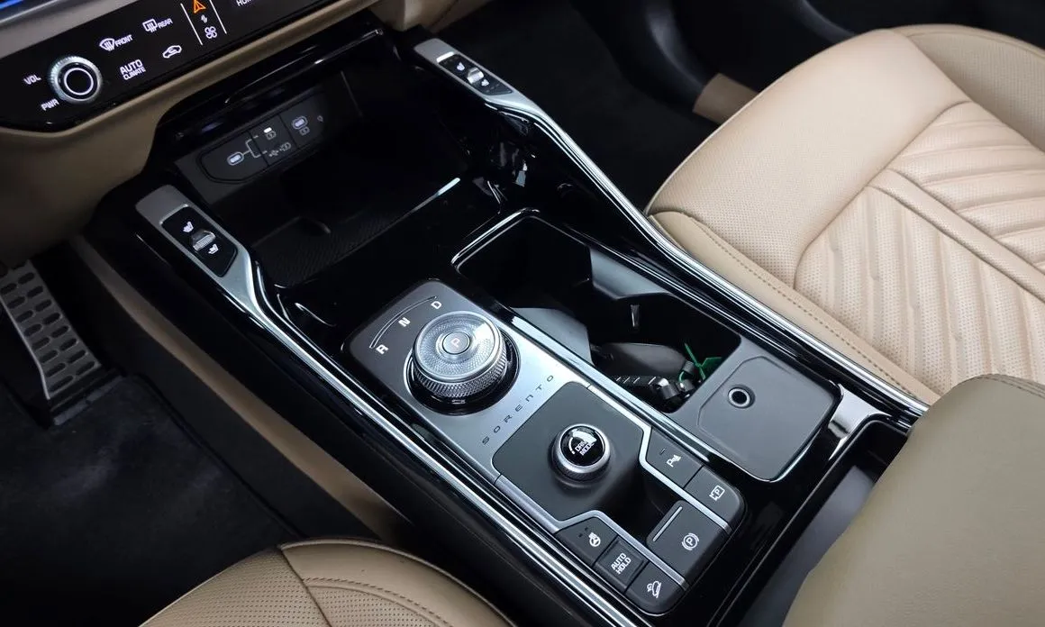 Kia Sorento — фото 10