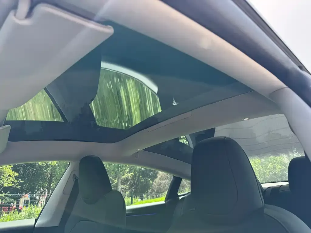 Tesla Model 3 — фото 4