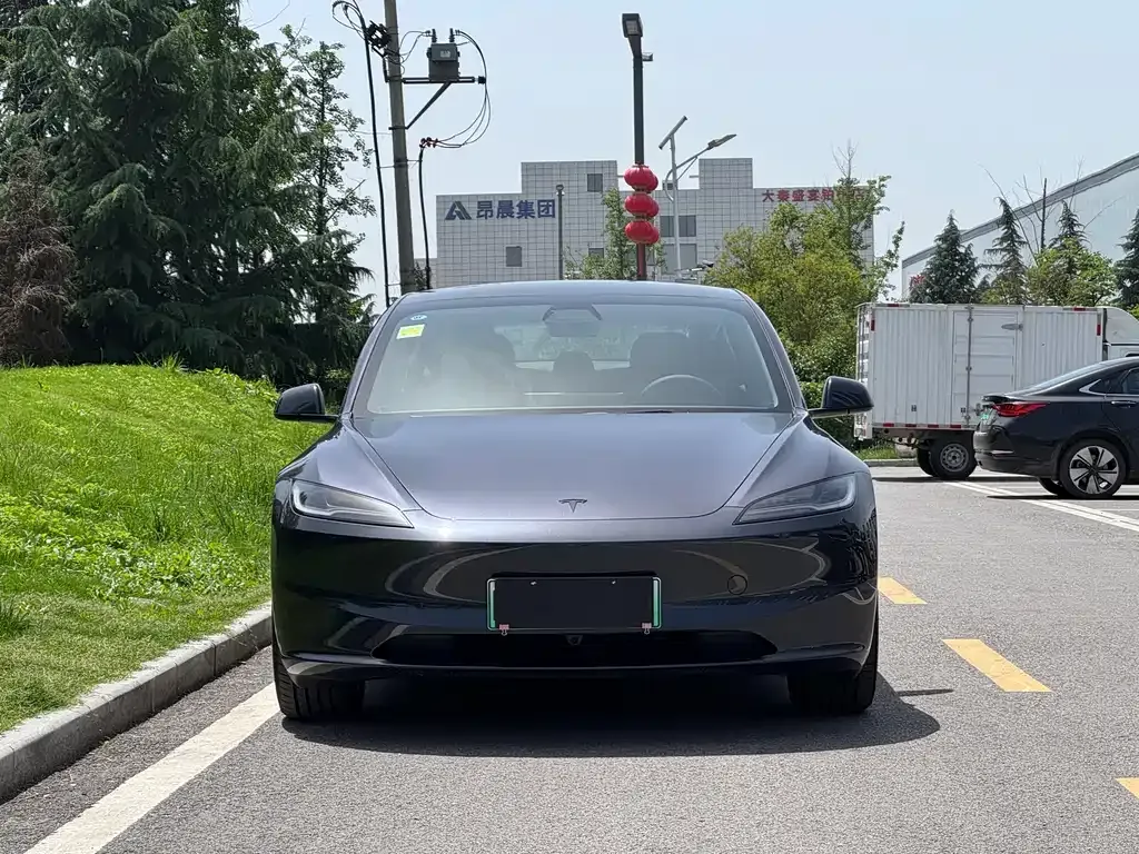 Tesla Model 3 — фото 10