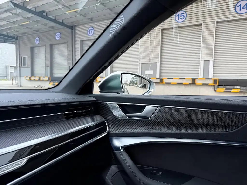 Audi RS 6 2022 из CN, фото 4